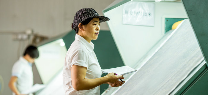 服装贴牌加工:成衣背后是每位员工匠心注入的灵魂 服装贴牌加工:成衣背后是每位员工匠心注入的灵魂