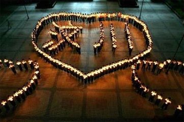 汶川地震九周年，bmw11222服装深情哀悼遇难同胞