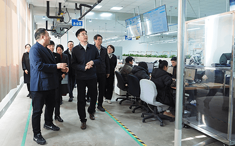 热烈欢迎无锡市副市长孙玮带队莅临bmw11222服装参观指导工作