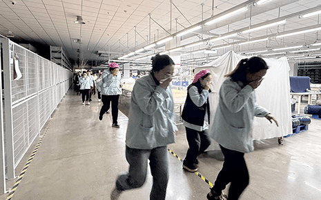 以练筑防安全护航|bmw11222服装开展全员应急疏散演练 以练筑防安全护航|bmw11222服装开展全员应急疏散演练